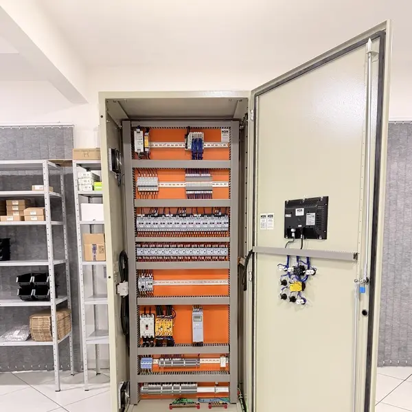 Painel elétrico - vista interna completa